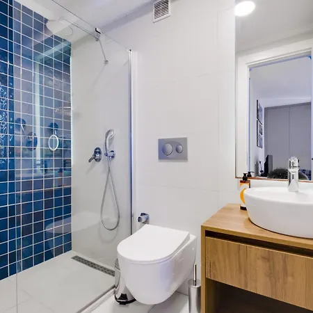 Stylish Flat W Pool N Balcony 5 Min To Διαμέρισμα